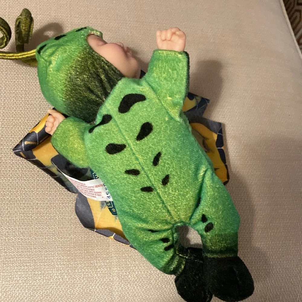 Collectable Anne Geddes baby butterfly doll - Picture 5 of 10